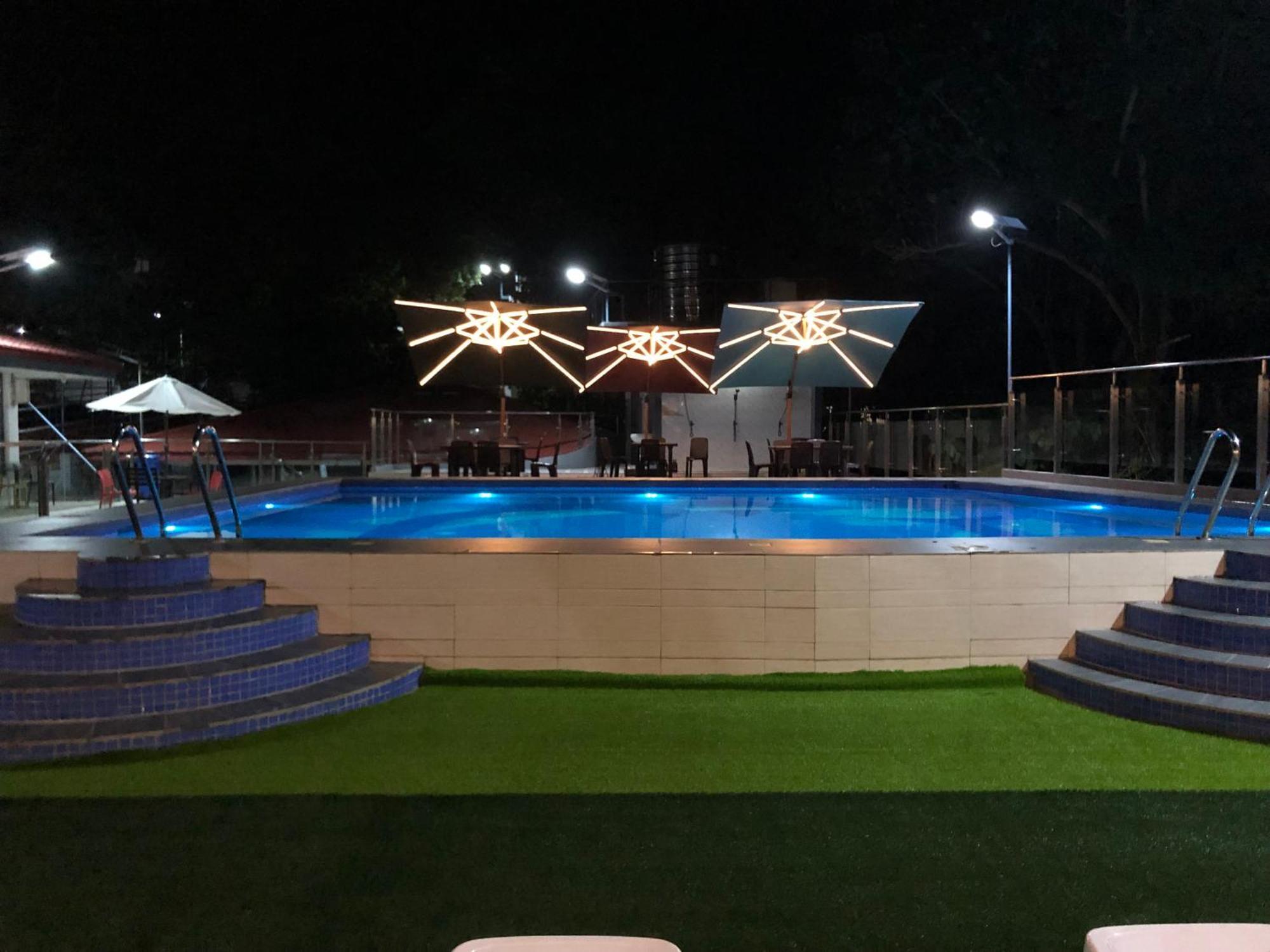 Sky Garden Hotel Coron Bagian luar foto